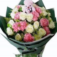 white roses+pink carnations
