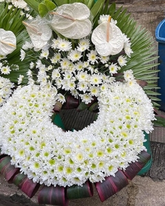 Funeral_White Floral (urn)
